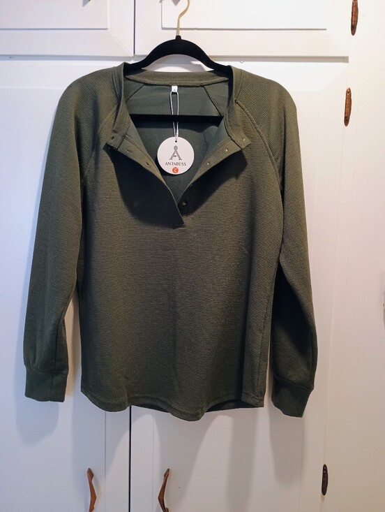 anrabess Tops - Anrabess NWT Olive Green Waffle Knit Henley Top